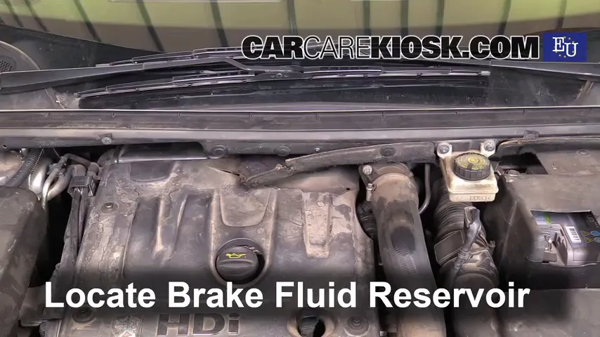 2008 Peugeot 307 XT HDi 2.0L 4 Cyl. Turbo Diesel Brake Fluid Check Fluid Level
